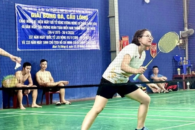 sân cầu lông hoàng phúc