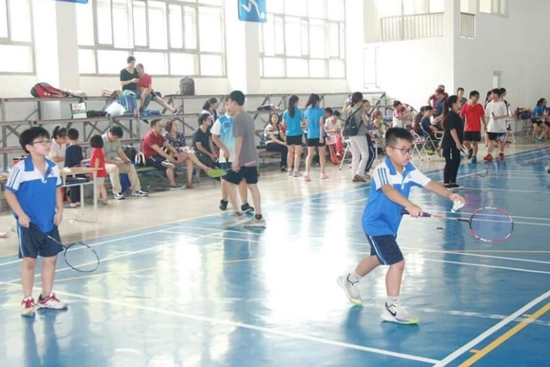 Lớp học cầu lông Thầy Phụng