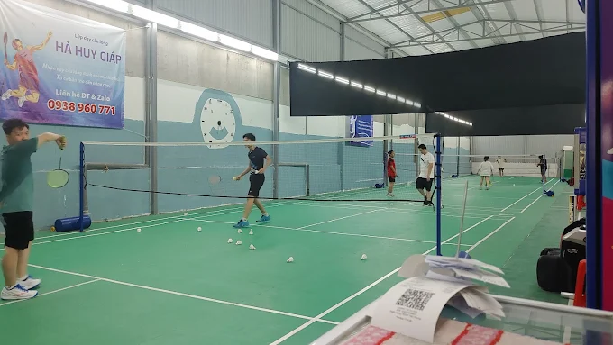 Sân cầu lông Hà Huy Giáp
