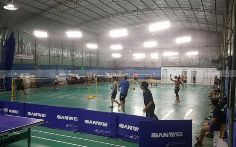 Sân cầu lông Bình Hưng