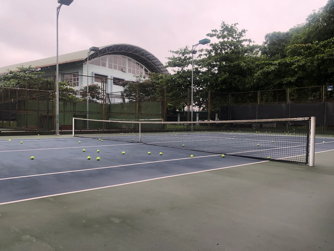 Sân Tennis Việt Hưng