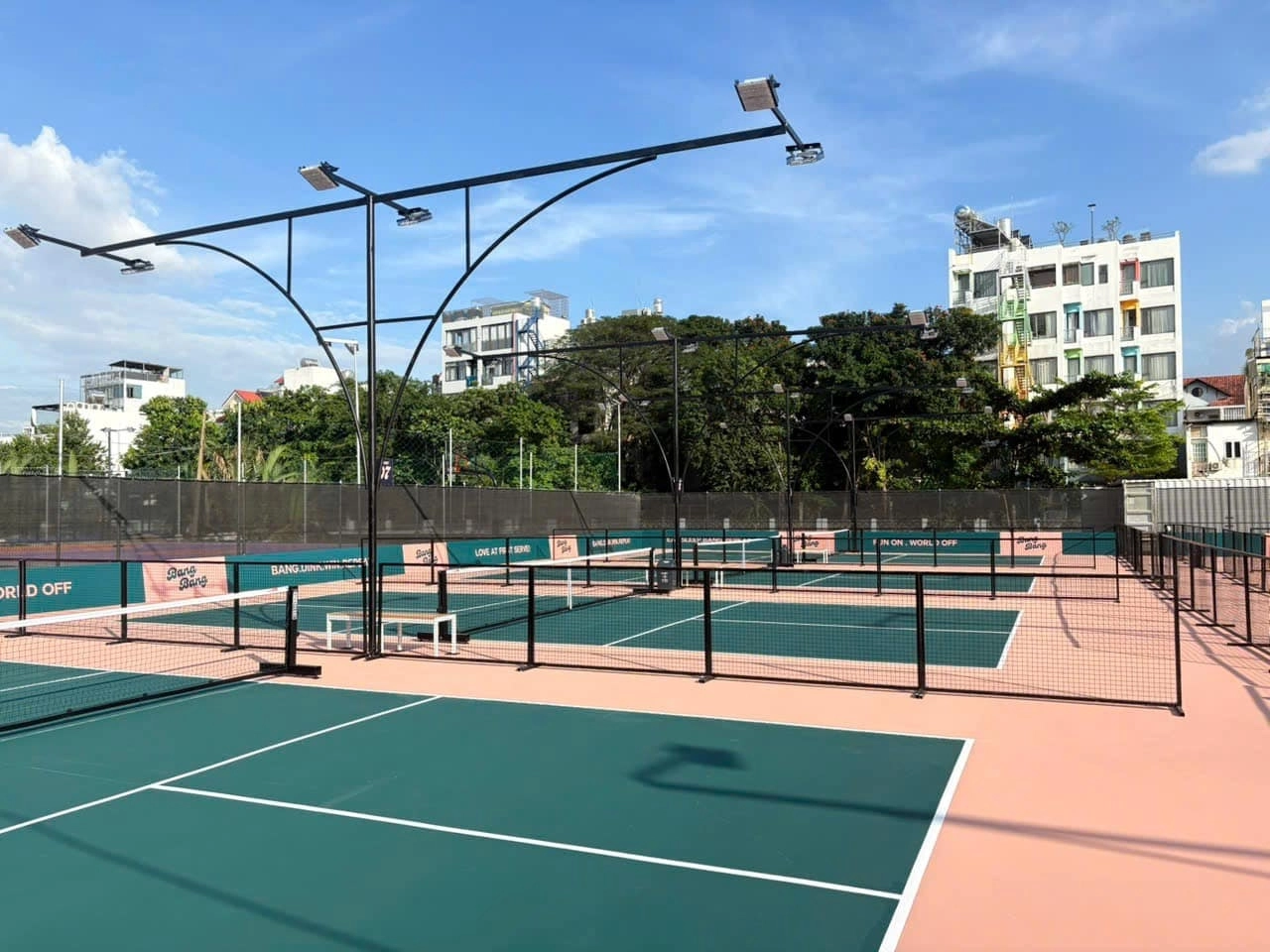 Tiêu chí chọn đơn vị thi công sân pickleball