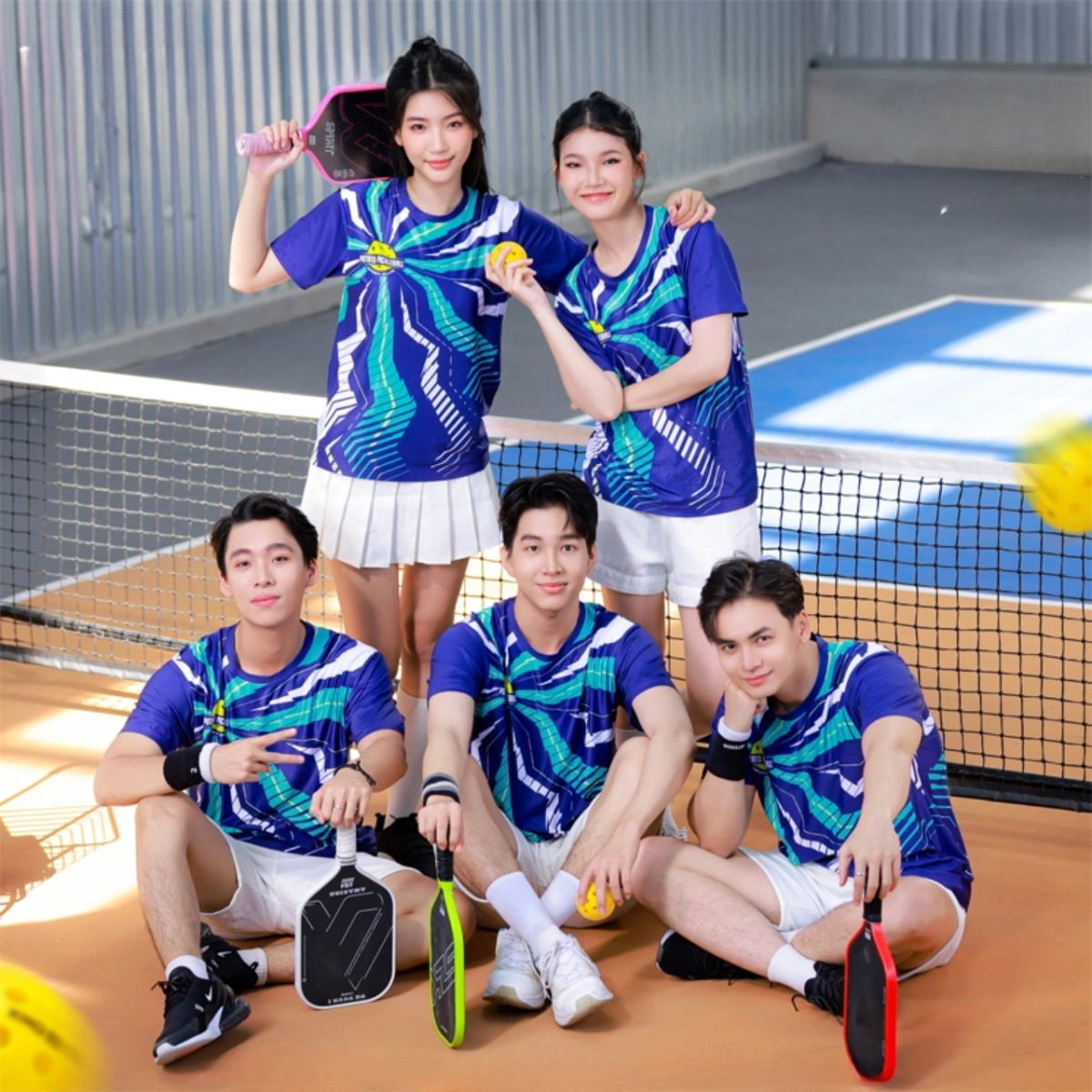 đồng phục pickleball màu xanh kiểu dáng đơn giản
