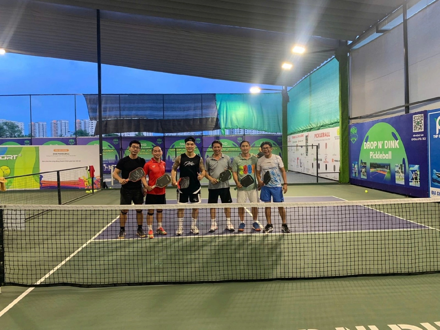 Người chơi tại sân Drop N’ Dink Pickleball