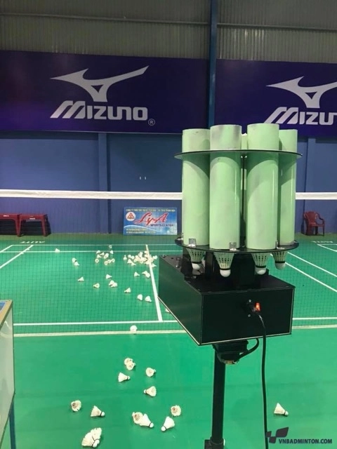 máy bắn cầu lông