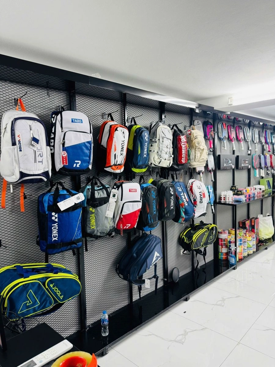 Túi đựng vợt, balo và các phụ kiện khác tại VNB Hai Bà Trưng CN2