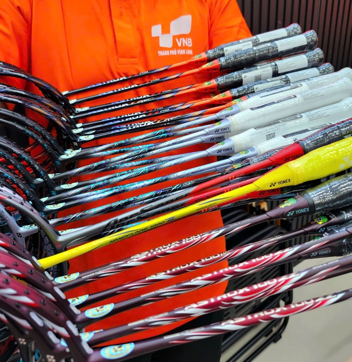 Vợt cầu lông Yonex cao cấp tại ShopVNB TP. Vĩnh Long