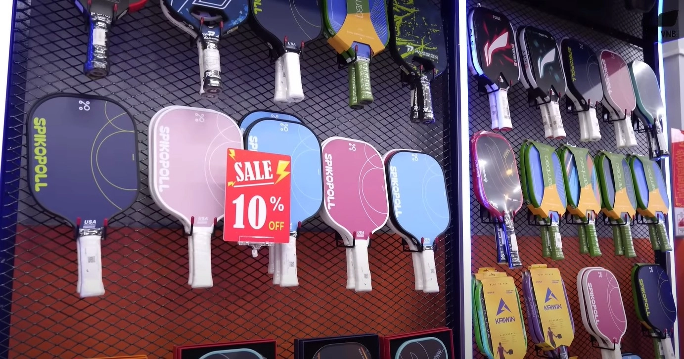 Khu vực Pickleball tại ShopVNB Vĩnh Long