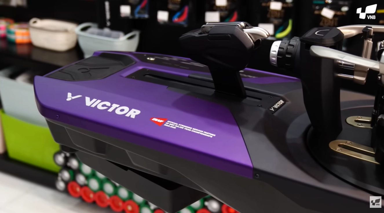 Máy đan vợt Victor C7032 GT