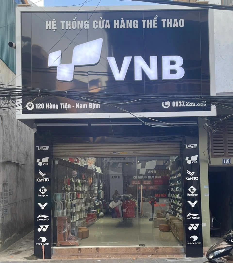 Phía trước cửa hàng VNB Nam Định