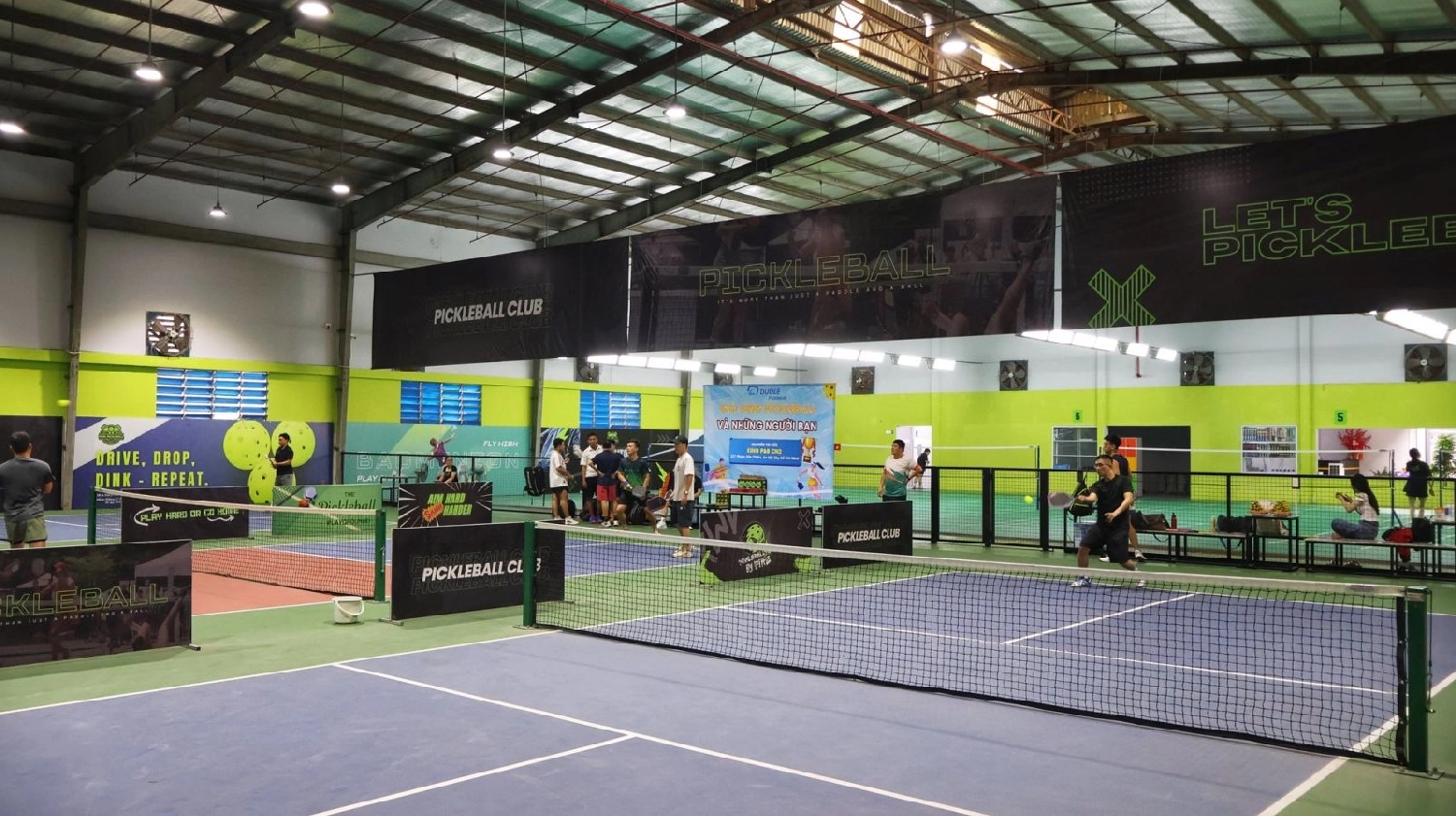 Không gian sân pickleball tại sân king pickleball & badminton