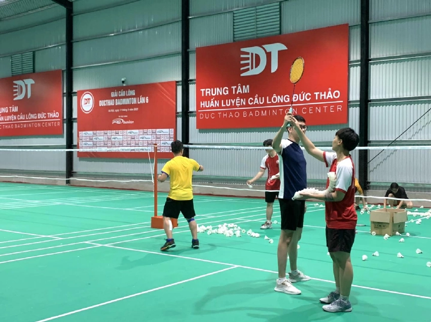 Trung tâm cầu lông Đức Thảo