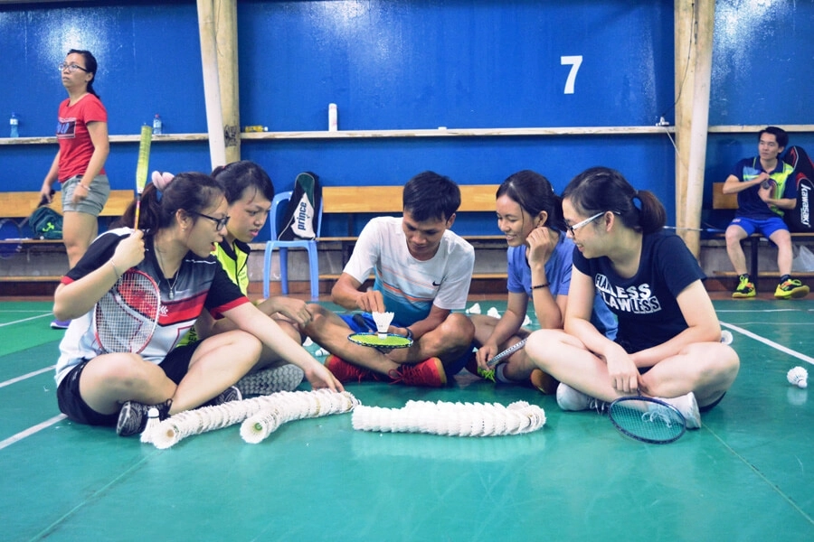 Thắng Lợi dạy cầu lông