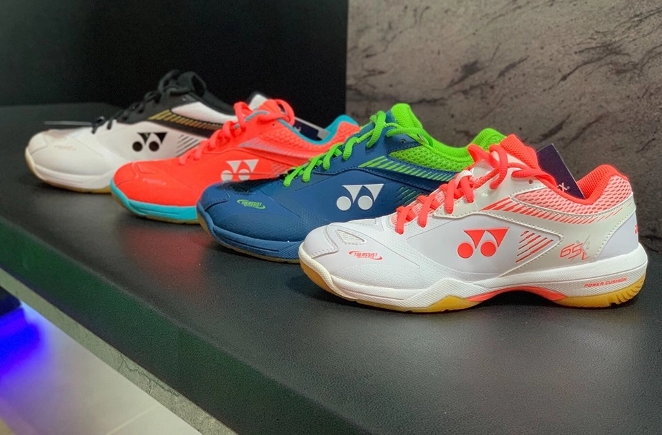 Lựa chọn giày cầu lông Yonex theo tính năng của giày