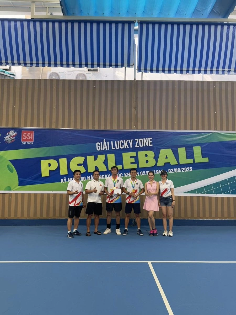 Sân LuckyZone Pickleball cung cấp đầy đủ dịch vụ và tiện ích
