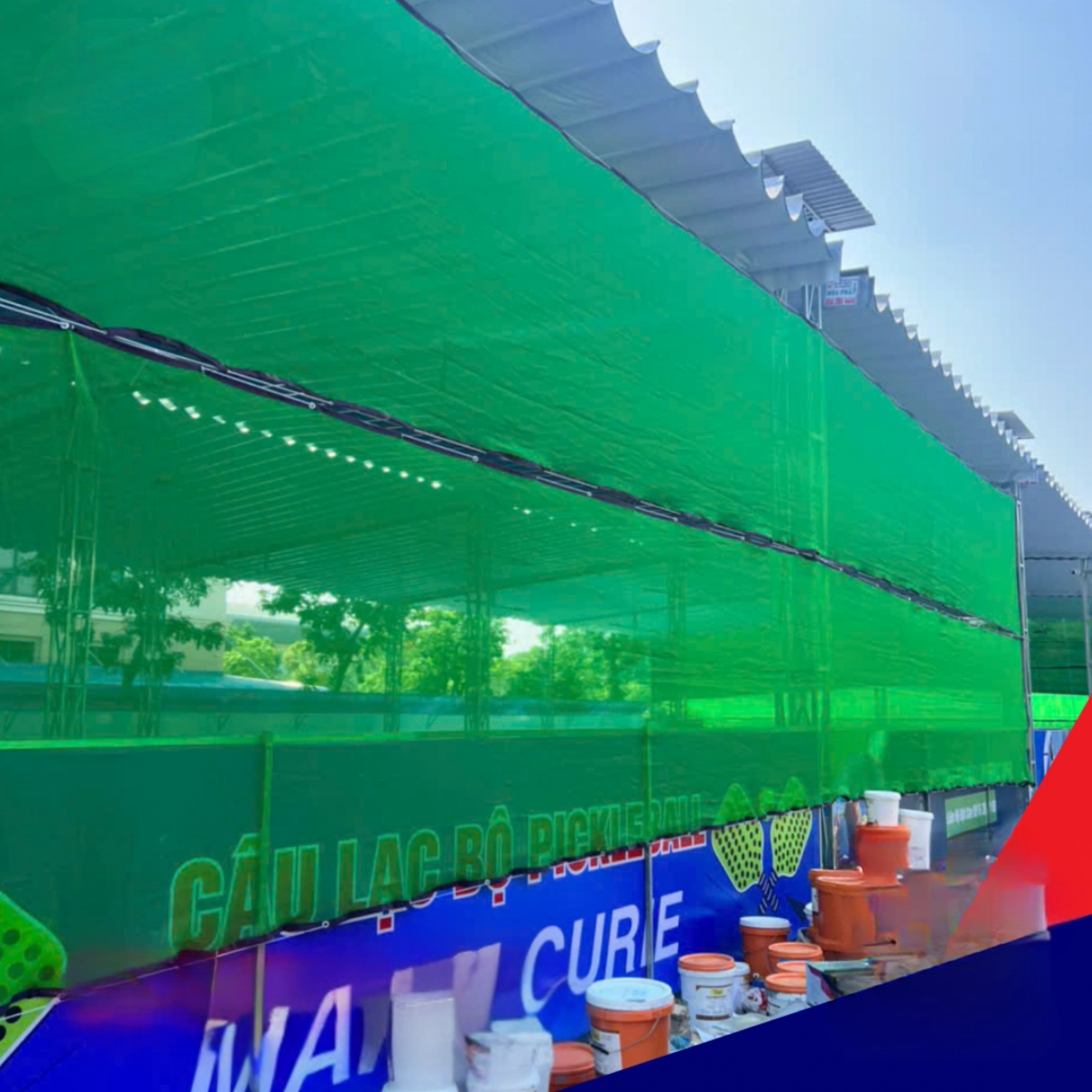 lưới chắn bóng pickleball quanh sân