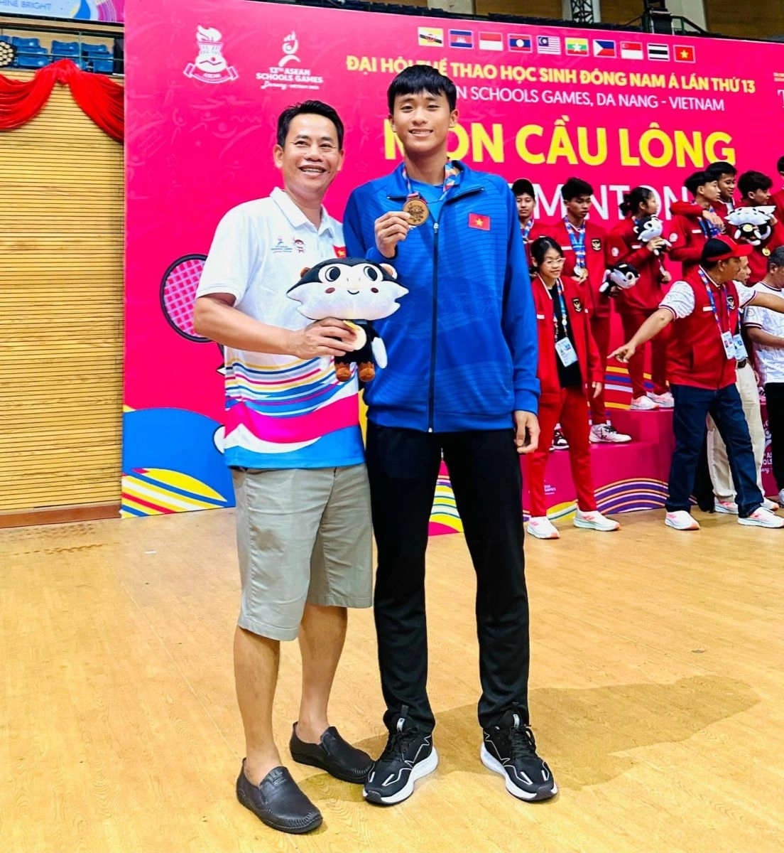 Nguyễn Tất Duy Lợi cầu lông đạt huy chương bạc