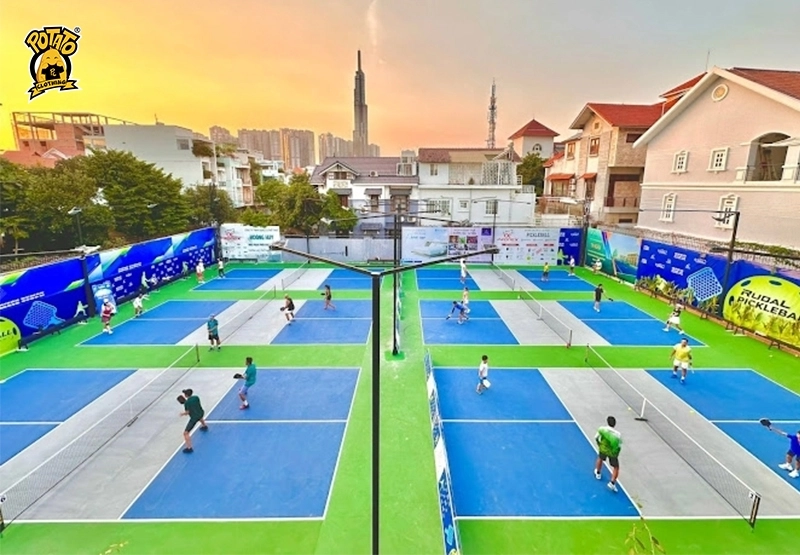 Phối màu sân pickleball trong khu đô thị