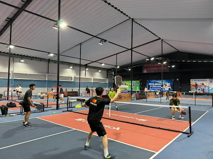 Giá thuê sân Pickleball 18 Cộng Hoà