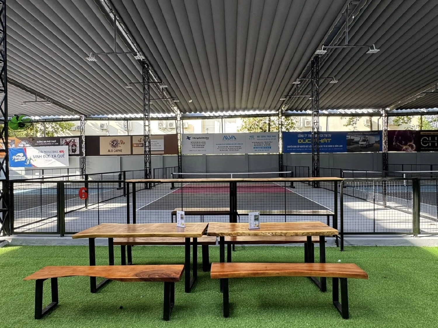 Không gian tiện ích tại sân pickleball Cộng Hòa Garden