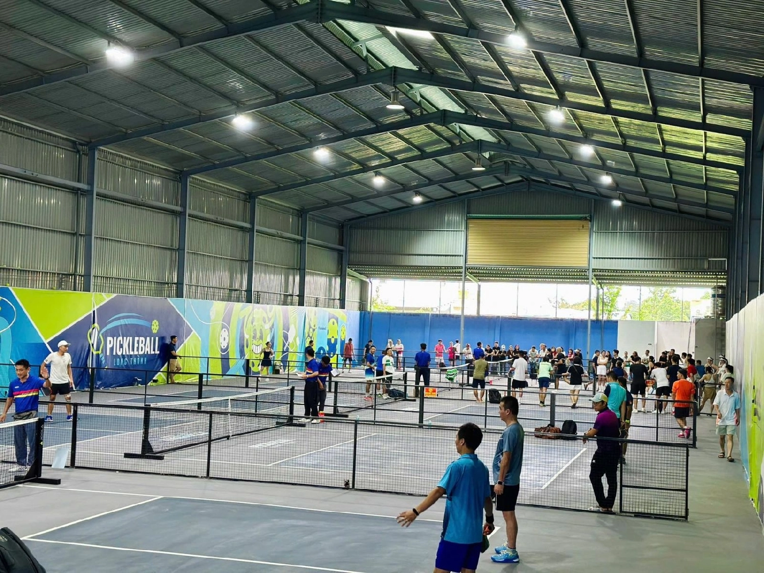 Sân pickleball long thành