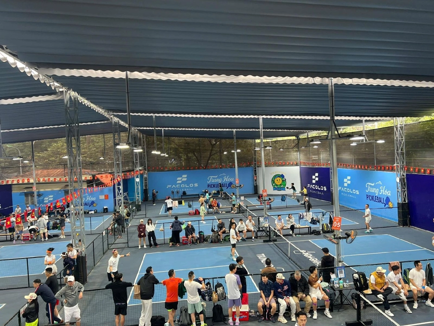 Sân pickleball Trung Hòa