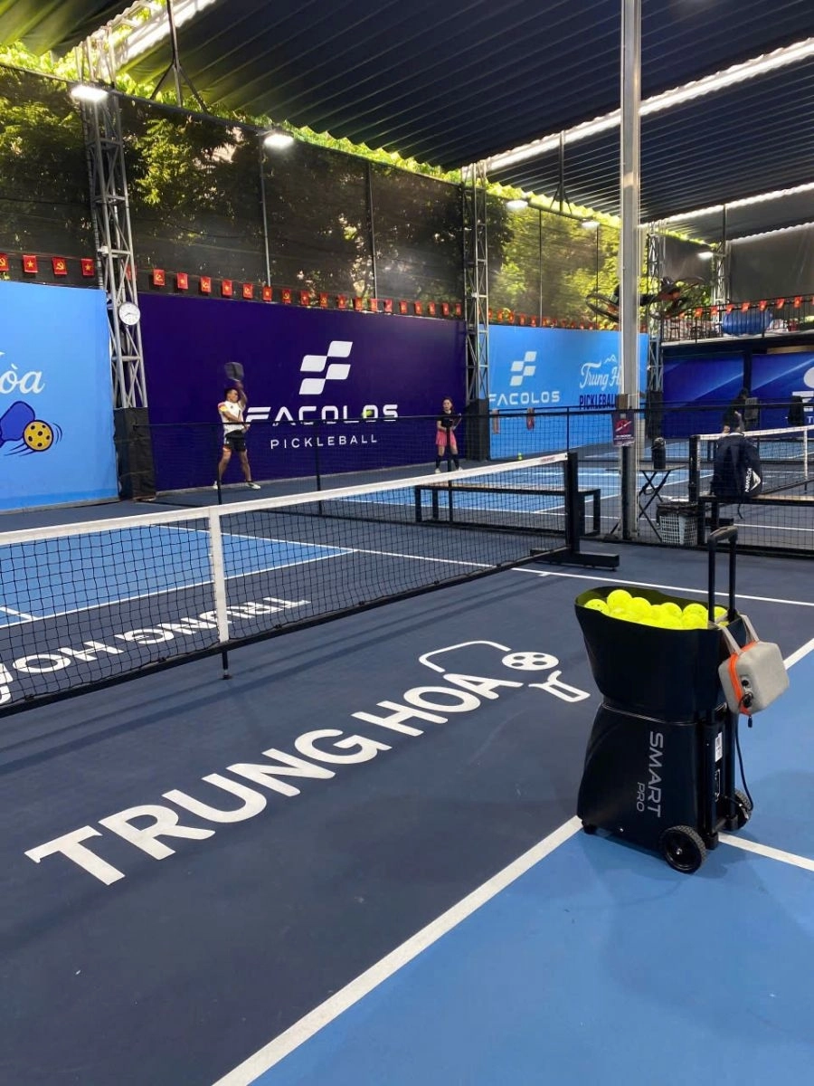 Sân pickleball trung hòa cung cấp đầy đủ dịch vụ