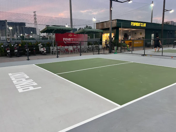 Các dịch vụ tiện ích tại sân PinPoint Pickleball