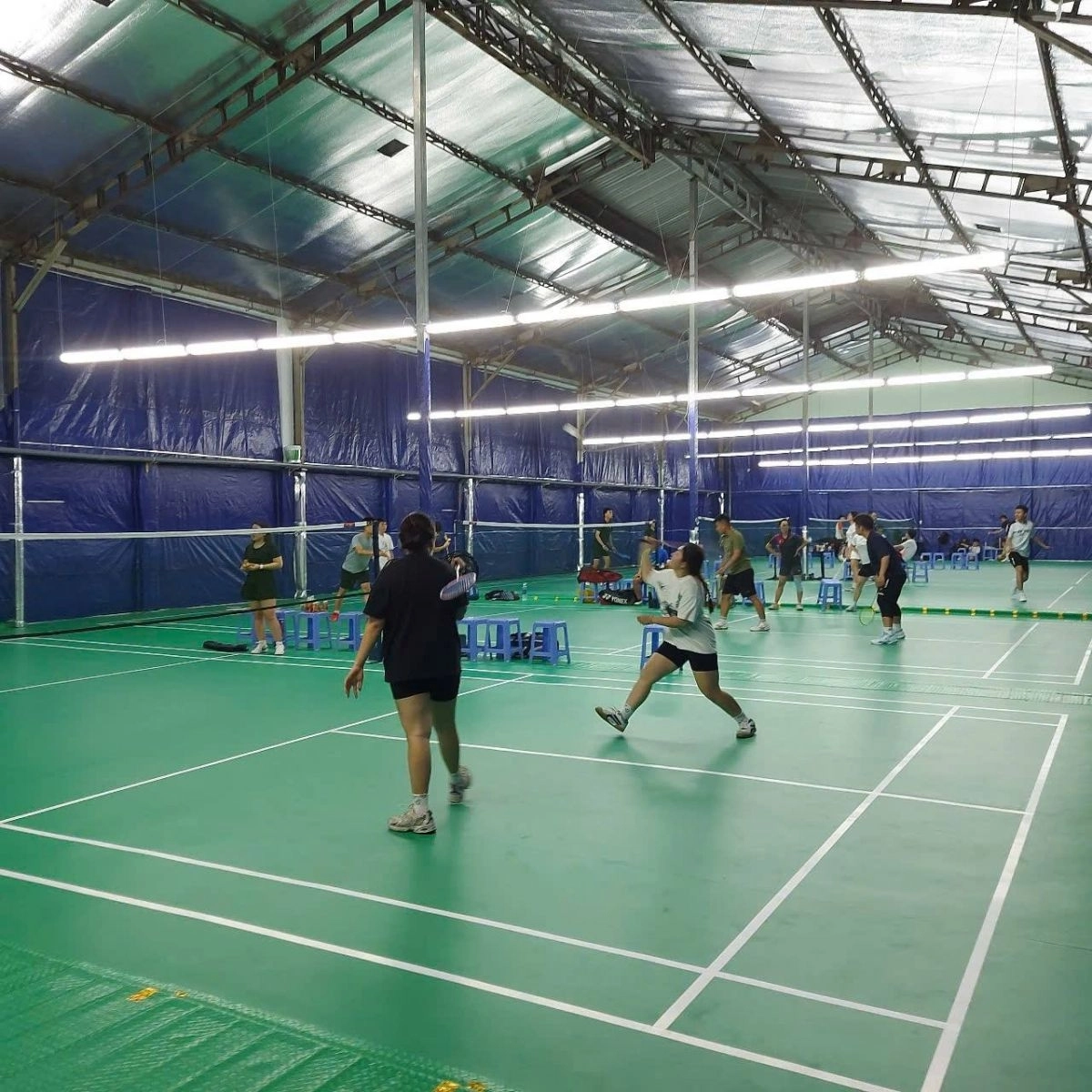 Dịch vụ tiện ích tại sân cầu lông như ý