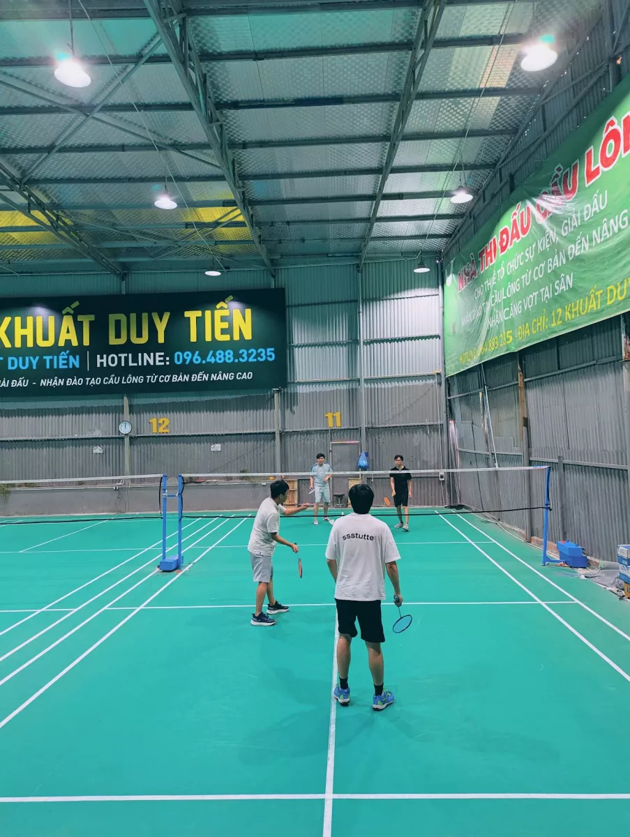 Chi phí thuê sân cầu lông 12 khuất duy tiến