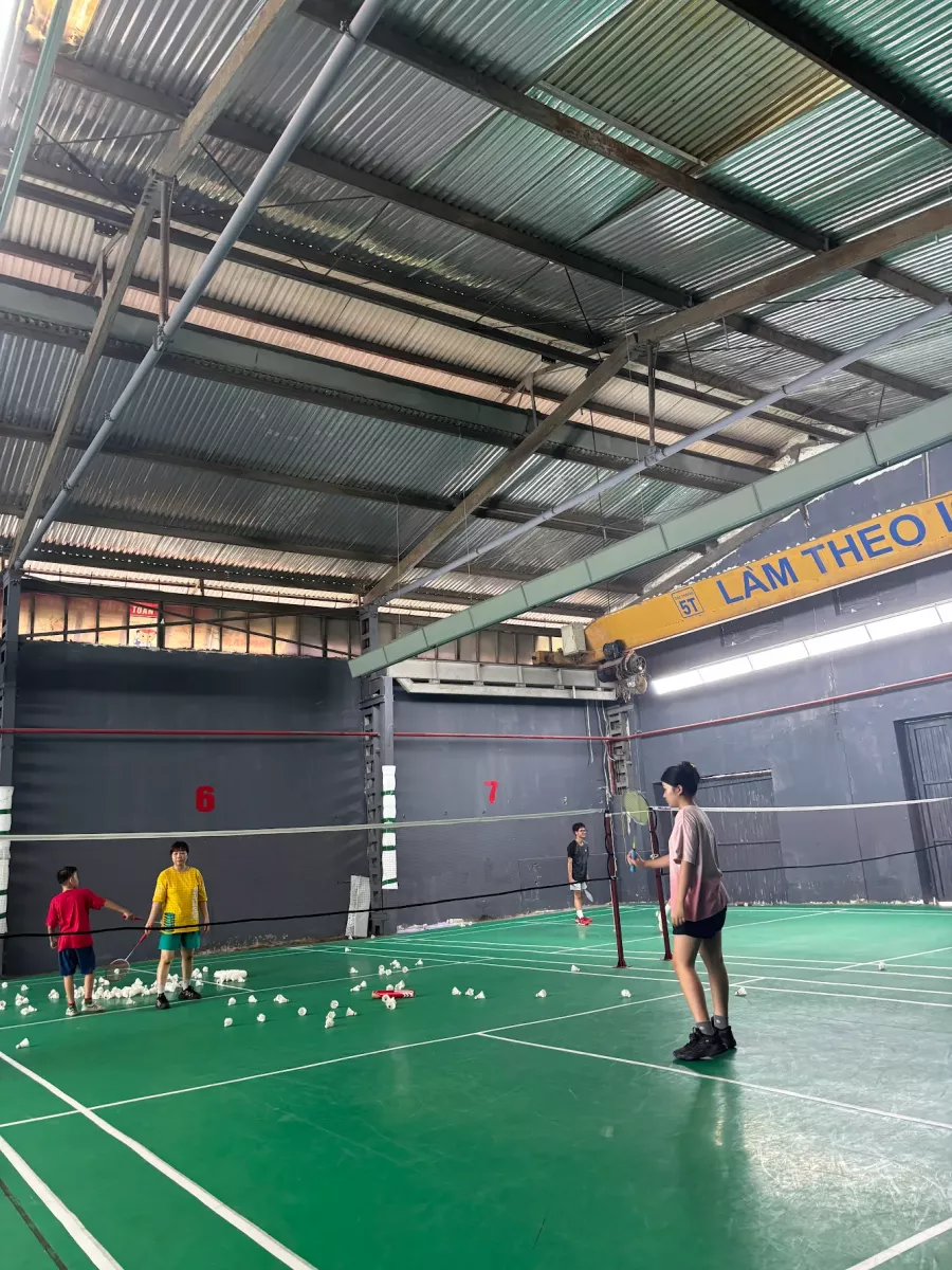 KHông gian sân cầu lông 41 phương liệt