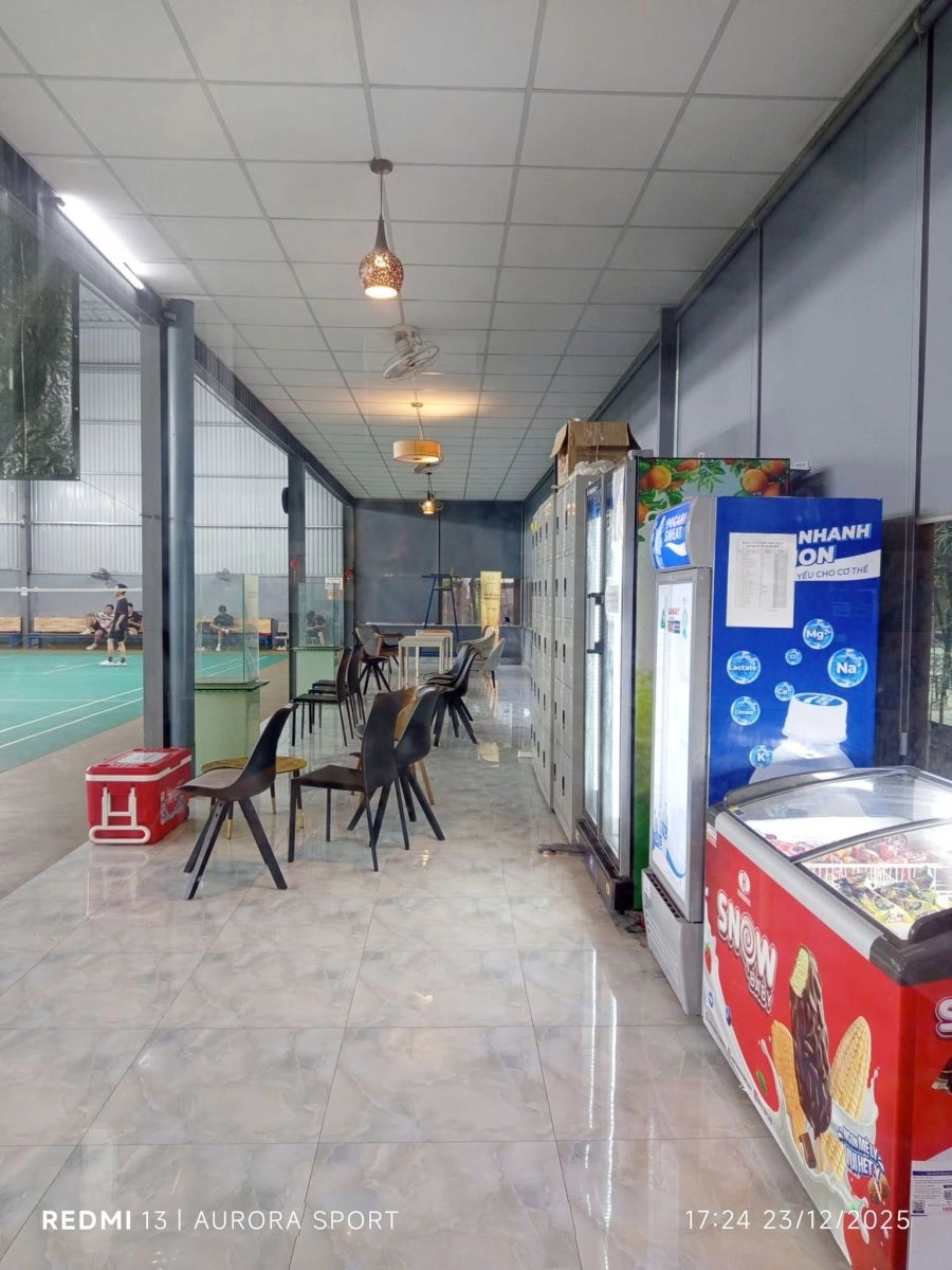 Không gian sân cầu lông Aurora Sport
