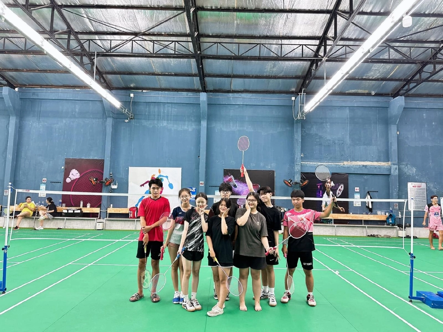 Không gian sân cầu lông bingo
