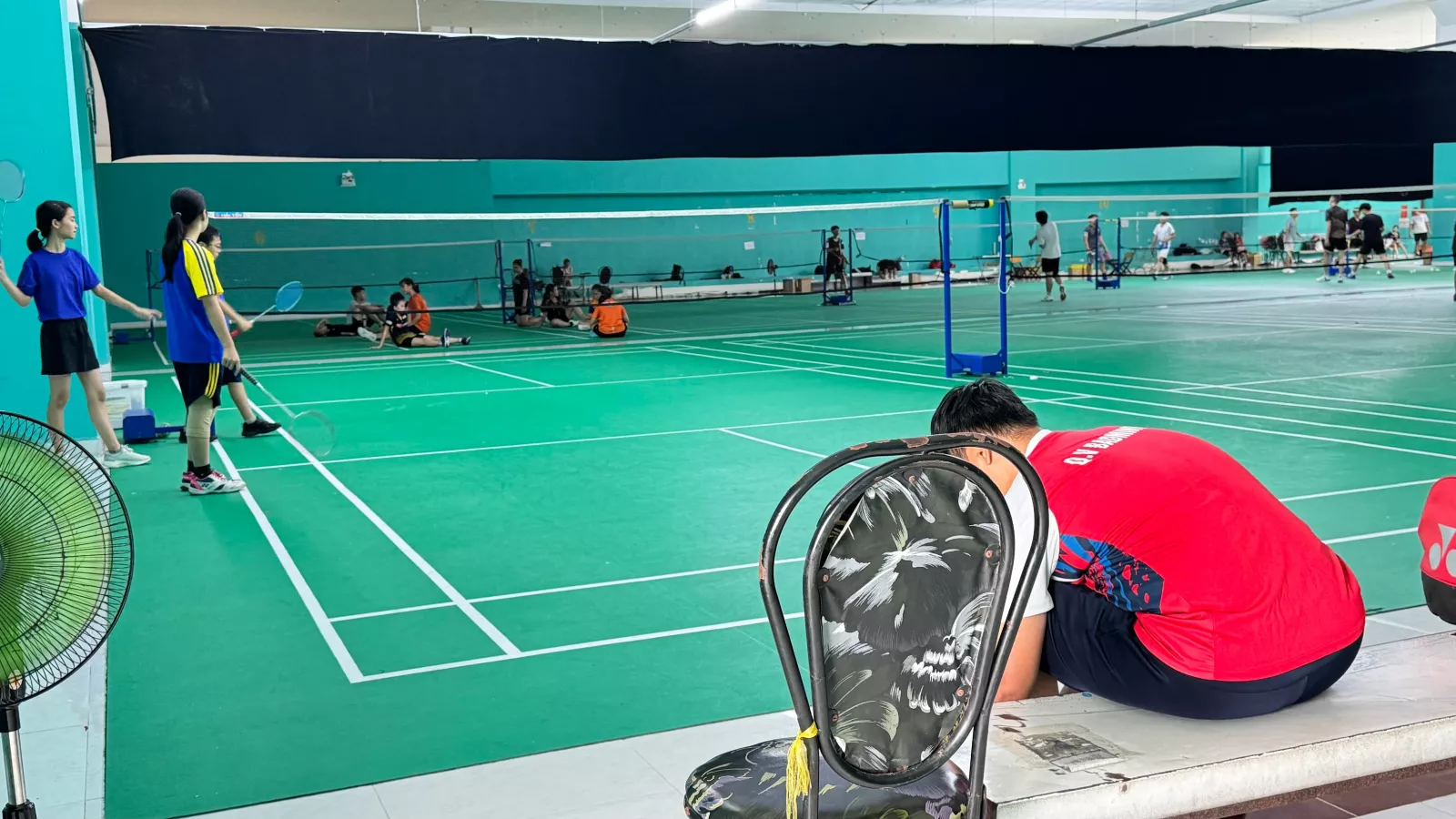 Những tiện ích tại sân cầu lông c30 hoà bình