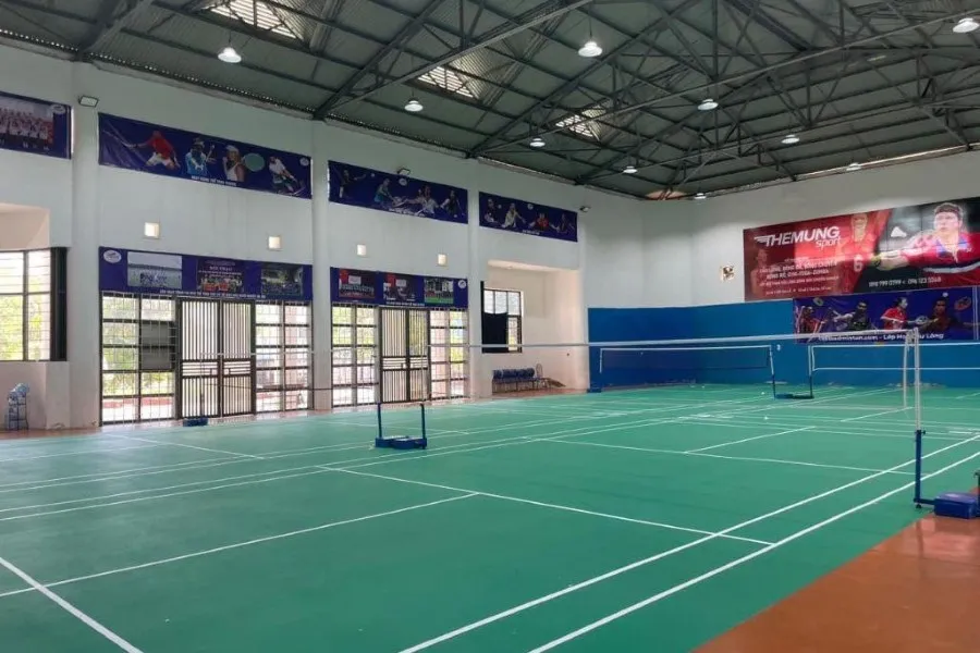 Sân cầu lông, trường Cao đẳng Thương mại & Du lịch Hà Nội