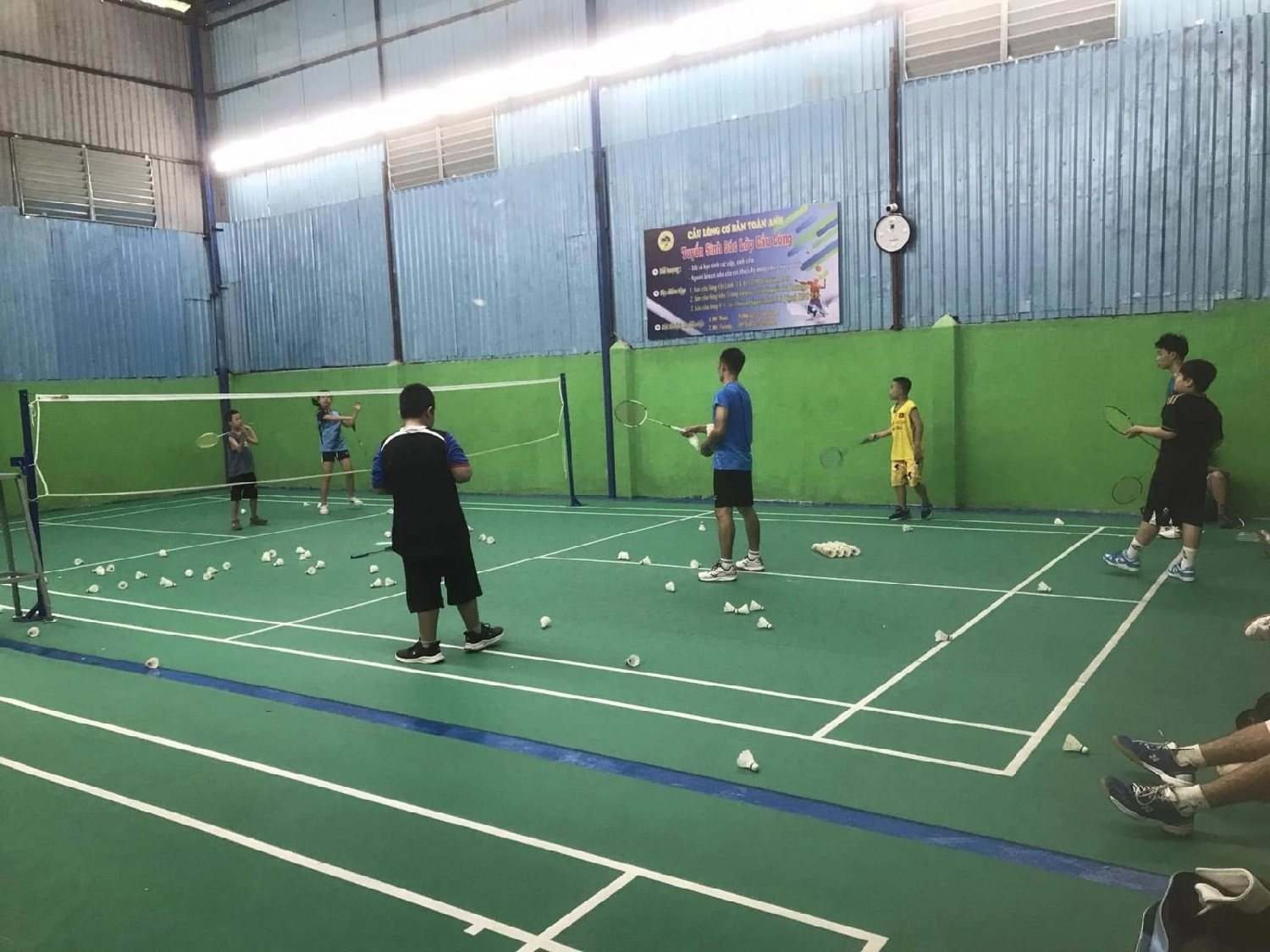 Cụm sân cầu lông chí linh vũng tàu