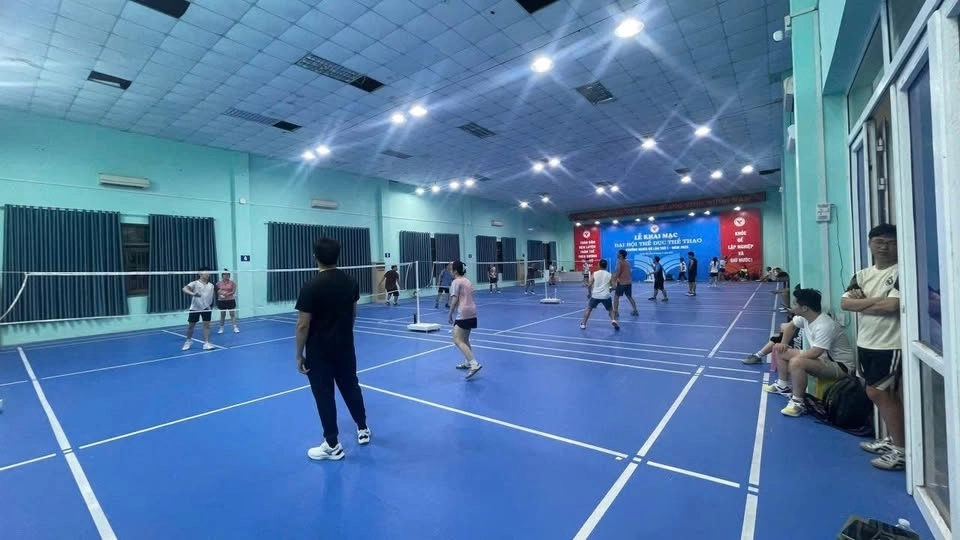 Sân cầu lông Chùa Hà