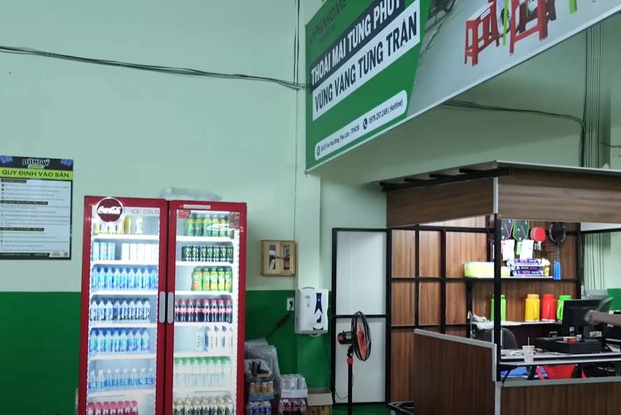 quầy nước giải khát sân cầu lông CLB Thể Thao Đông Ý