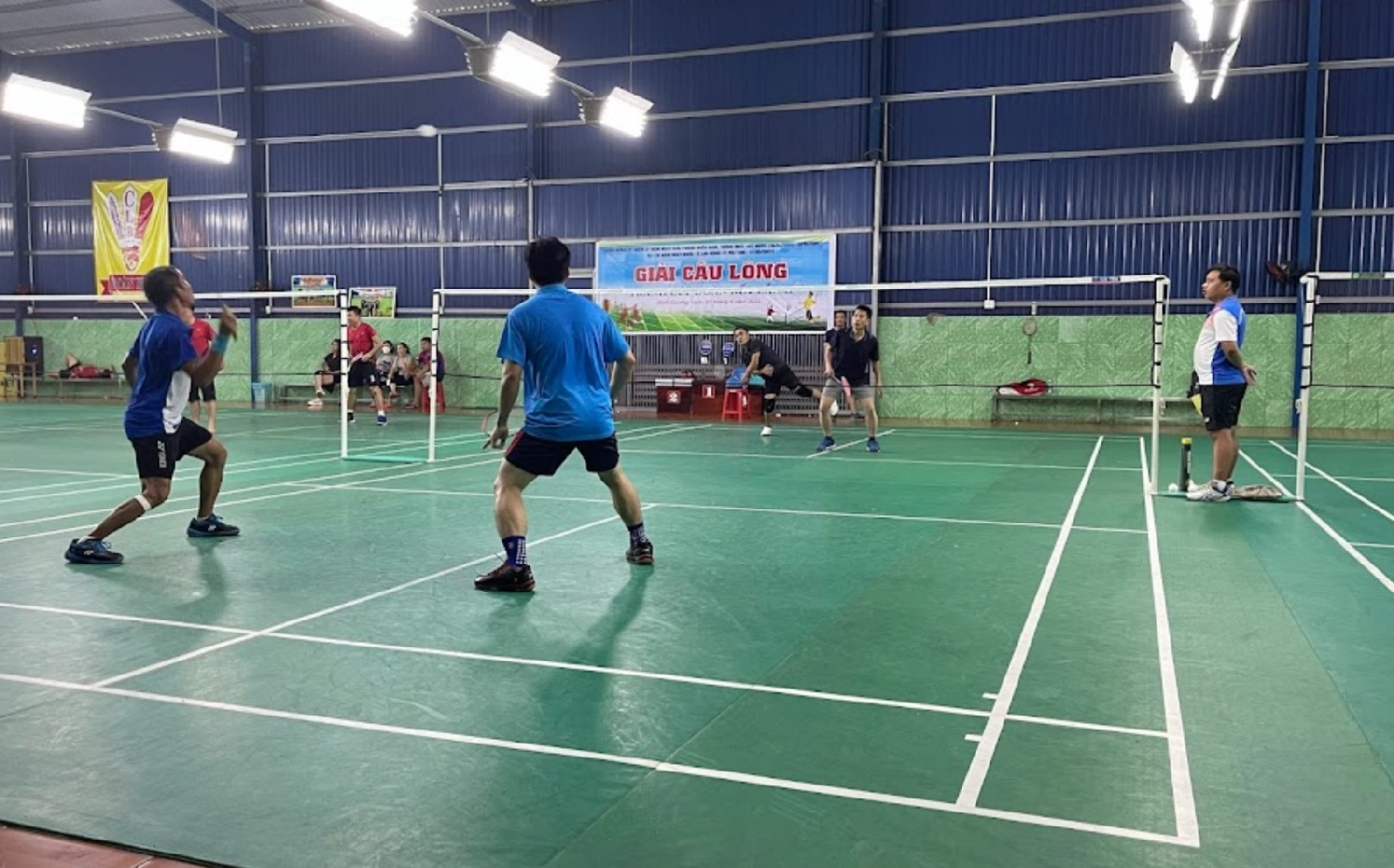 Những tiện ích tại  sân cầu lông Đào Nguyên