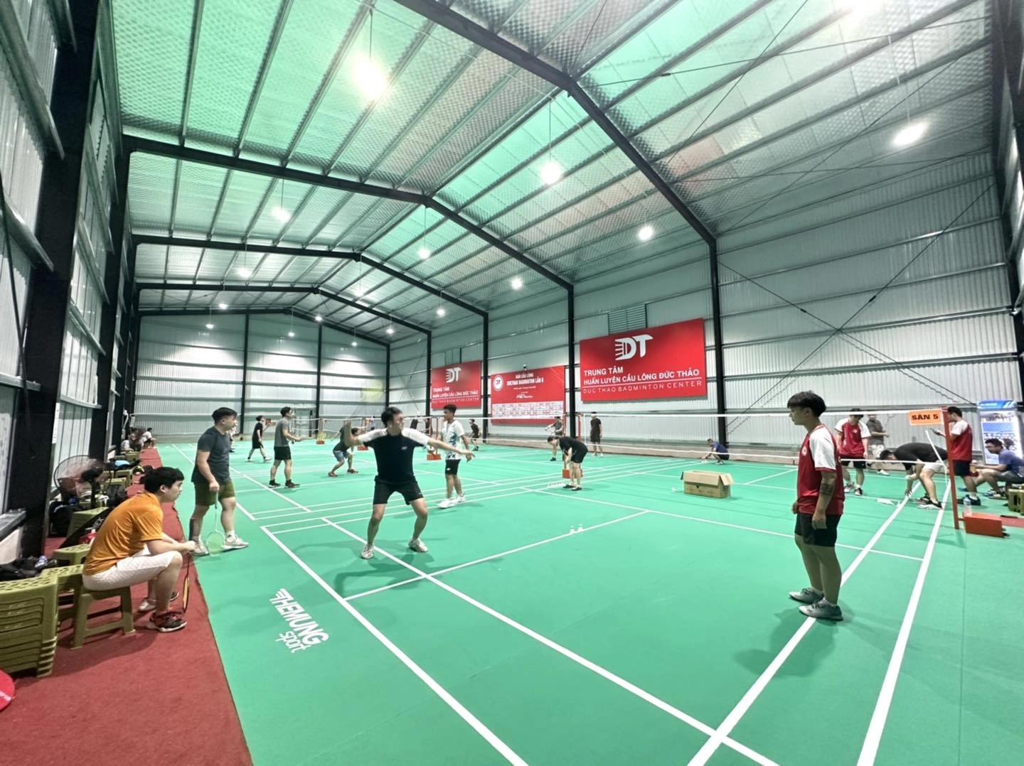 Sân cầu lông Đức Thảo Tam Trinh