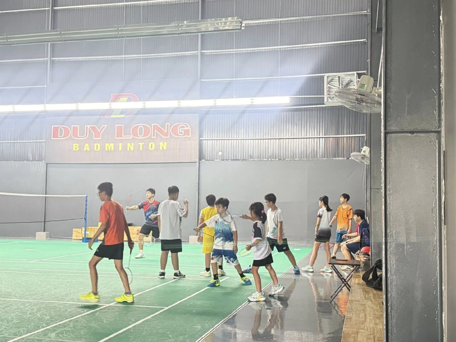 Lớp học cầu lông tại sân cầu lông Duy Long Cà Mau
