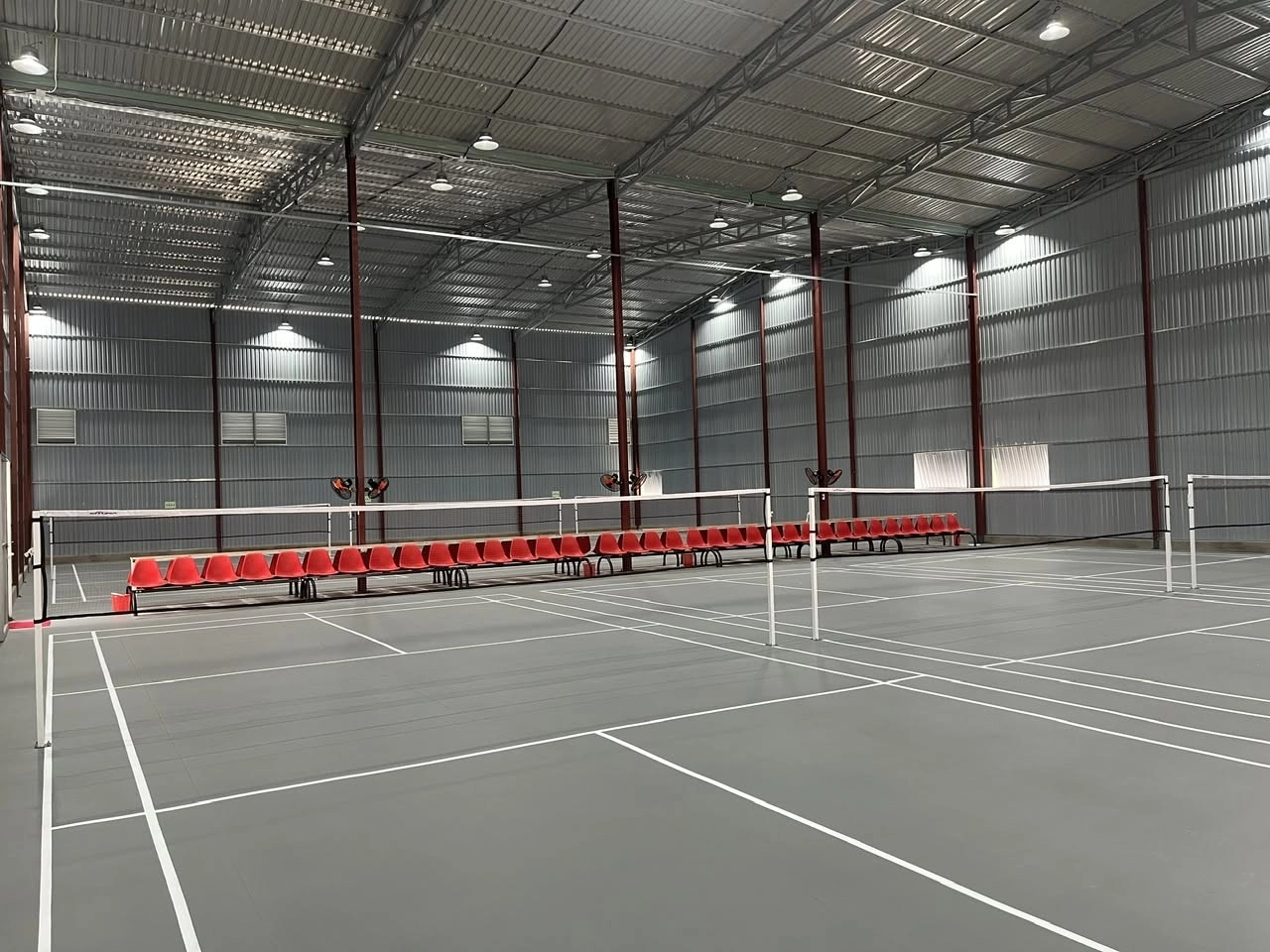 Những tiện ích và dịch vụ tại sân HL Sport