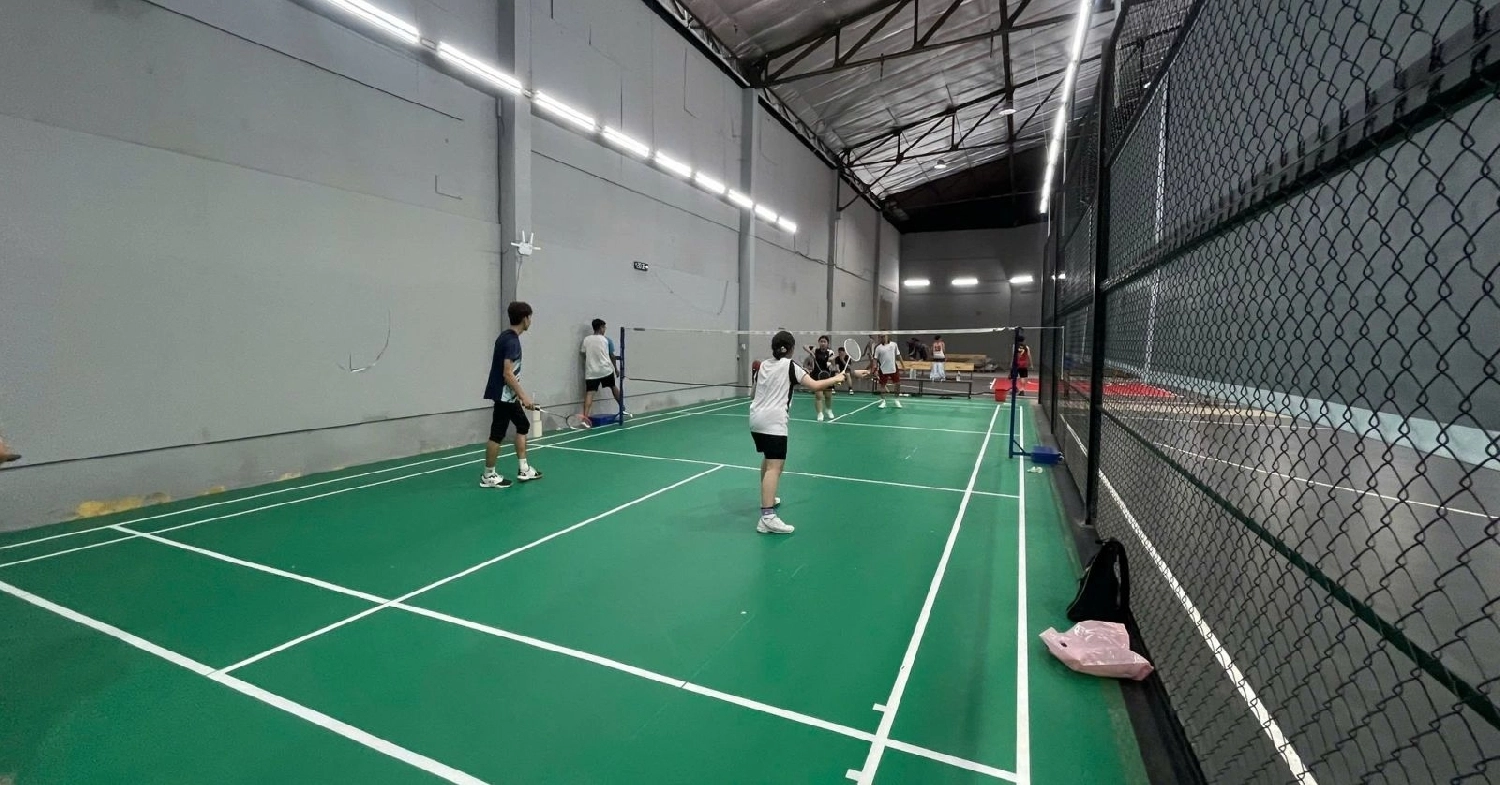 Sân cầu lông Hừng Đông
