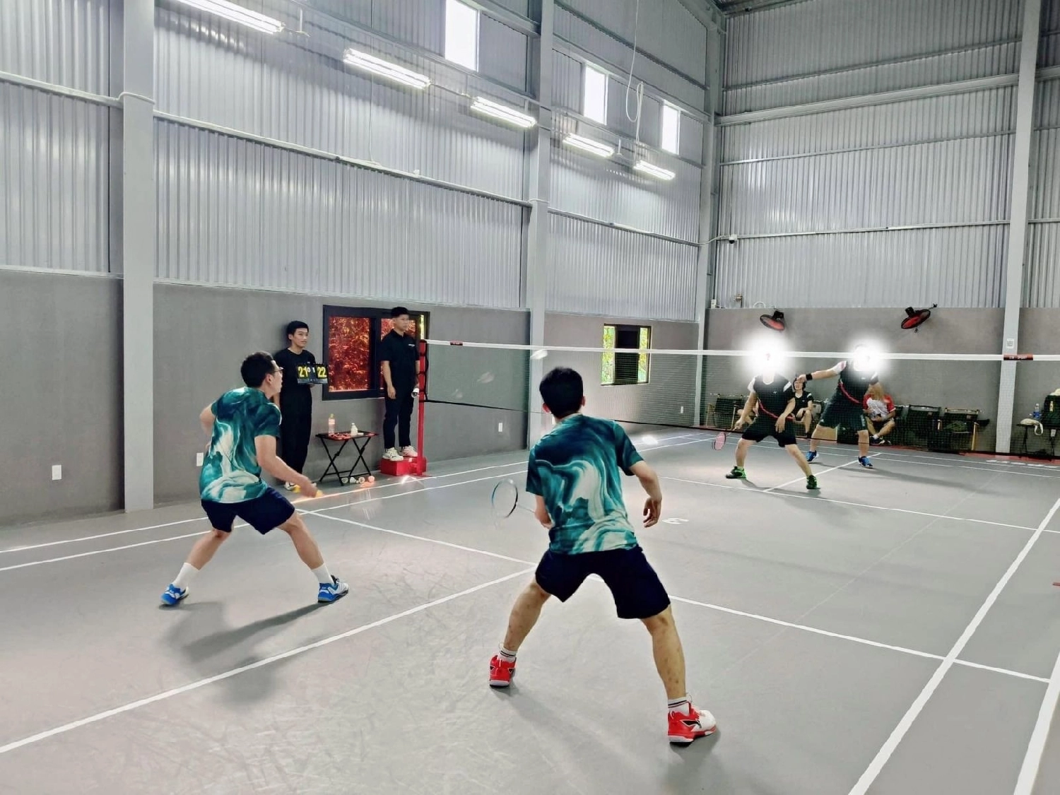 KHông gian sân cầu lông KingSport