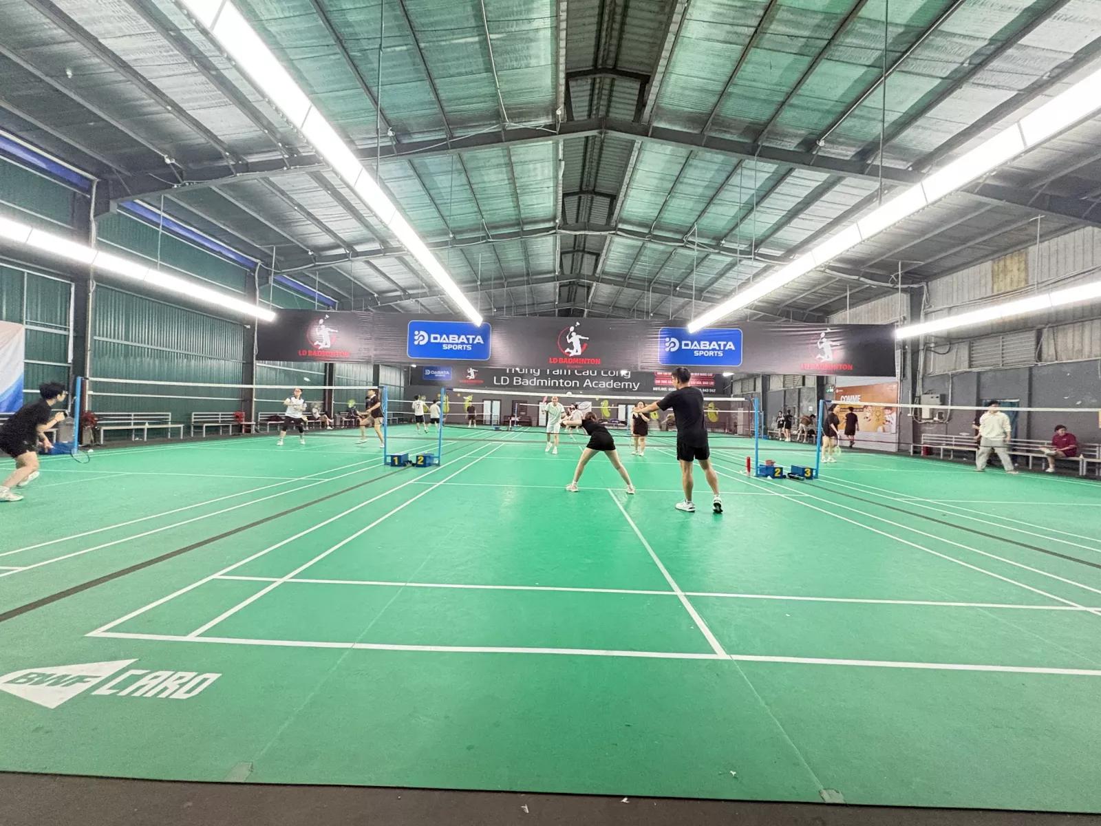 Một số tiện ích tại sân cầu lông LD Badminton