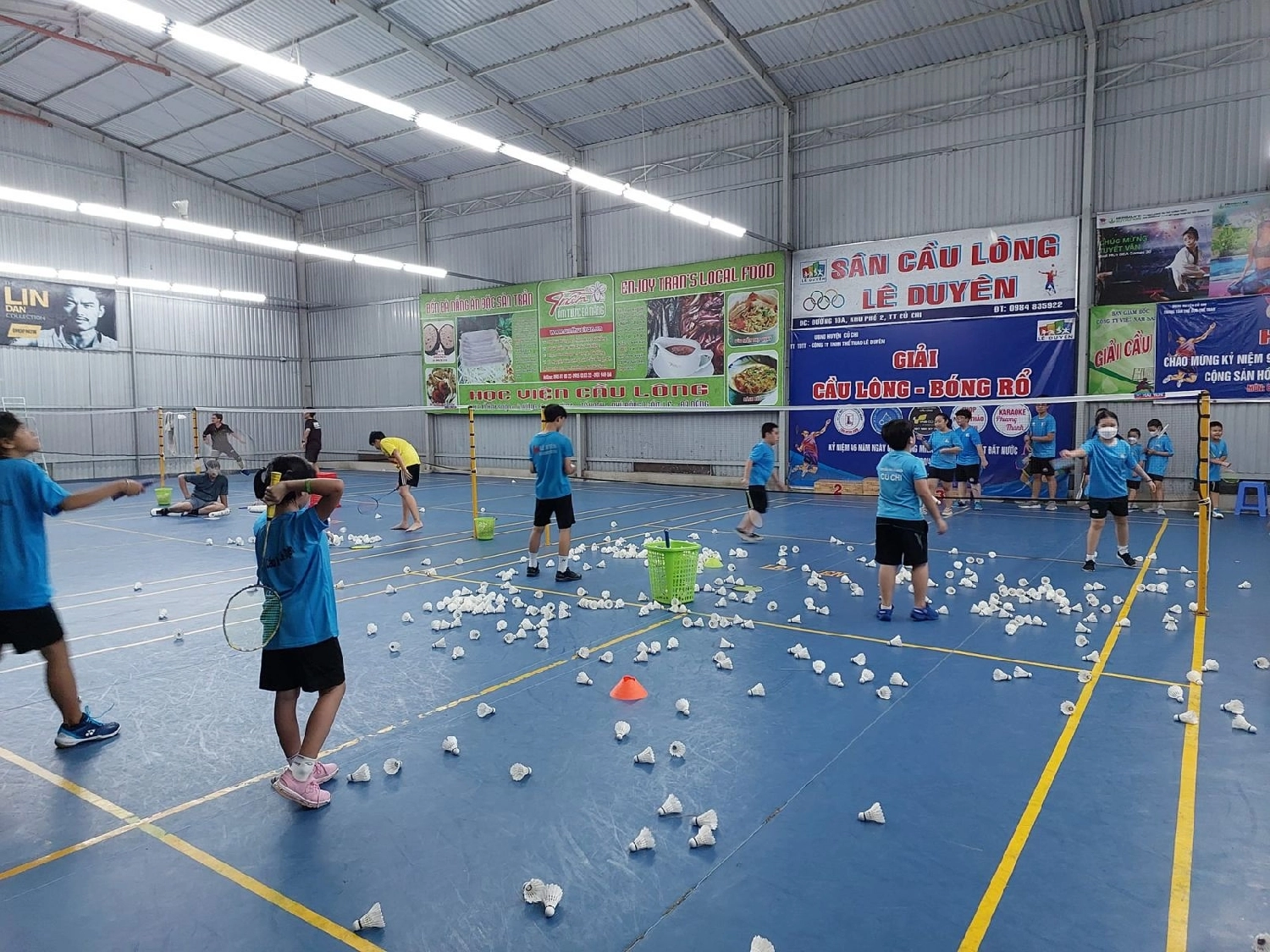 Sân cầu lông lê duyên củ chi