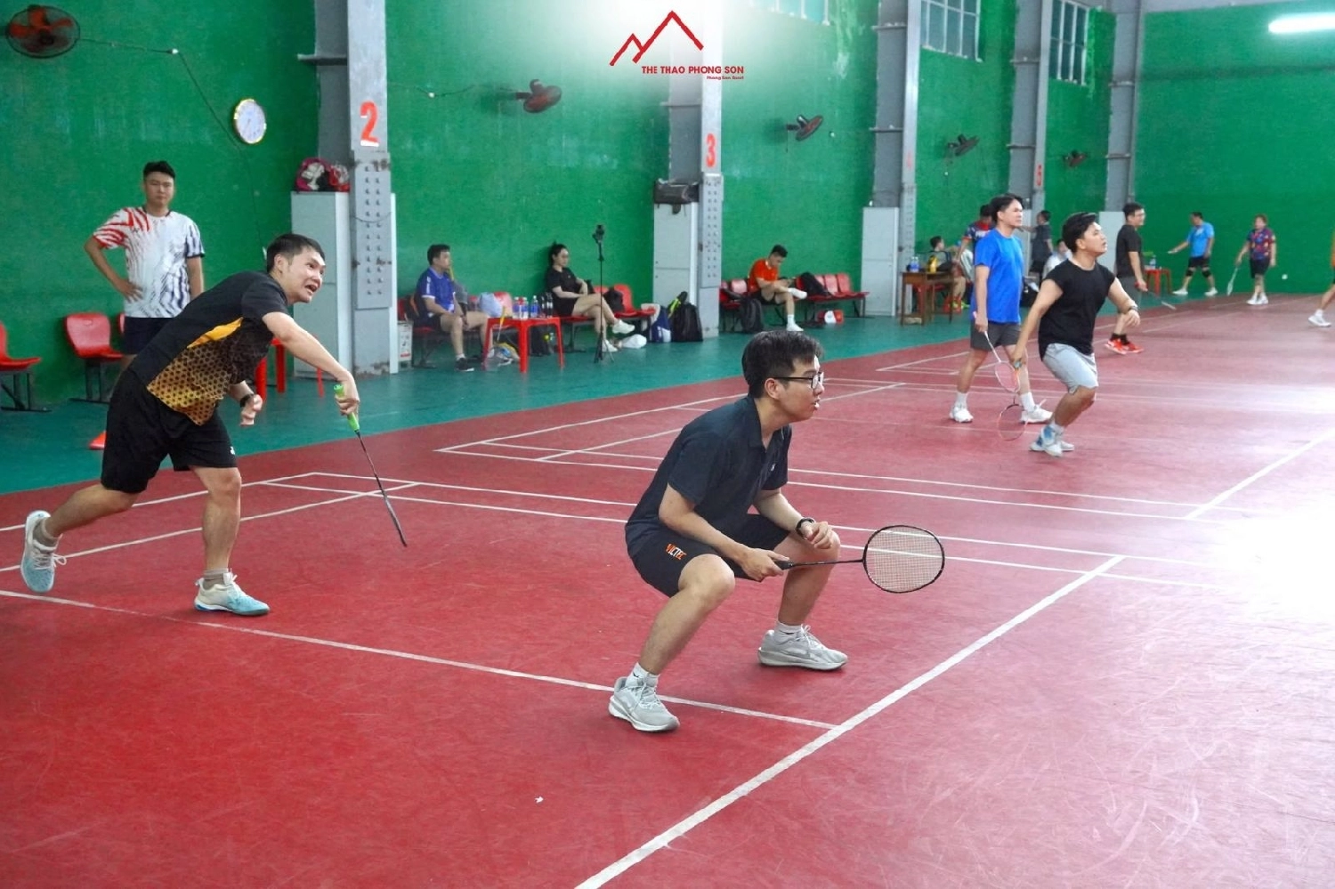 sân cầu lông phong sơn cao đẳng kinh tế