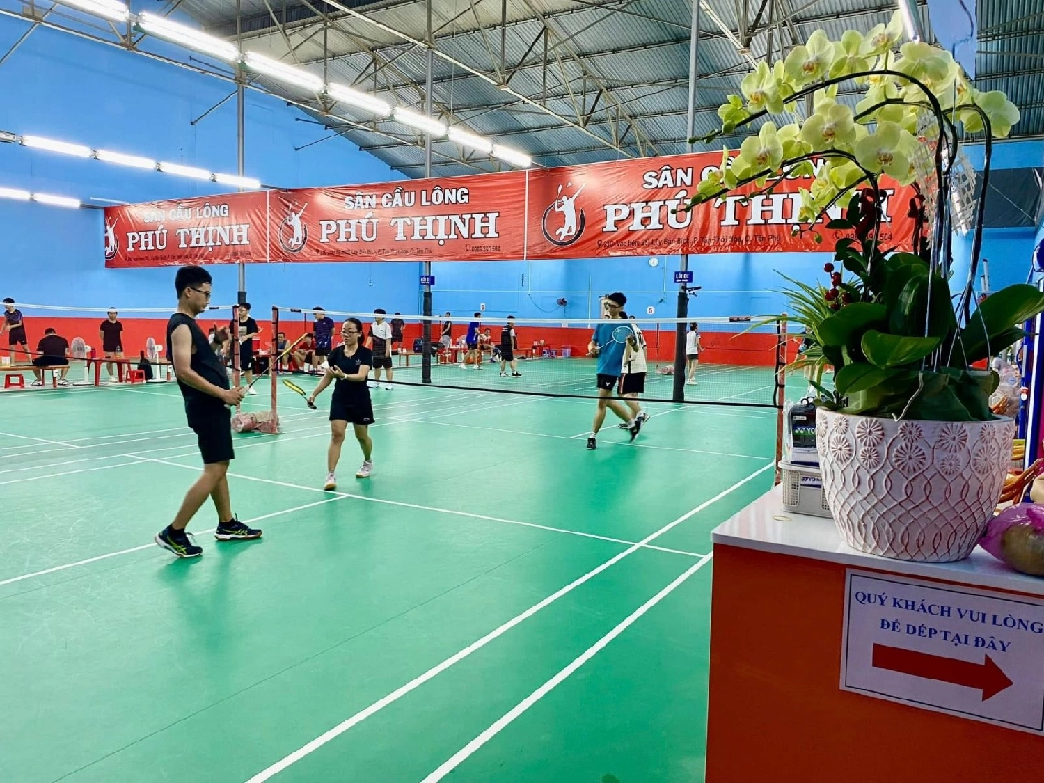 Sân cầu lông Phú Thịnh tân phú