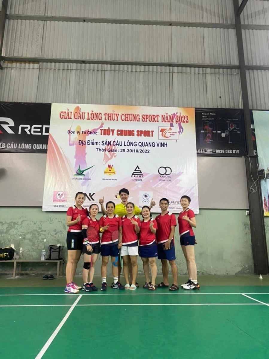 Những dịch vụ tại sân cầu lông quang vinh