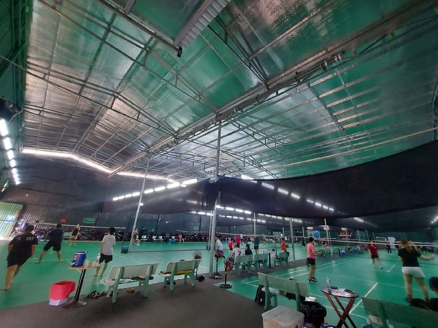 Dịch vụ tại sân cầu lông sd